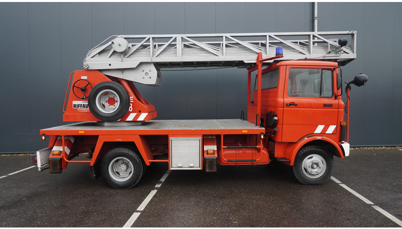 Mercedes-Benz 809 FIRE LADDER TRUCK 13.100KM MANUAL GEARBOX - Brannbil: bilde 4 Mercedes-Benz 809 FIRE LADDER TRUCK 13.100KM MANUAL GEARBOX - Brannbil: bilde 4