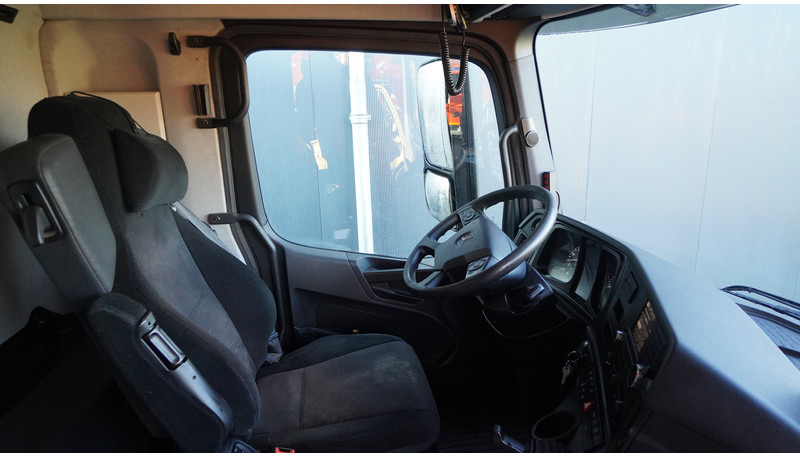 Mercedes-Benz AROCS 3542 8X4 2 SIDE TIPPER WITH HMF Z 1943 CRANE 407.000KM - Kranbil: bilde 5 Mercedes-Benz AROCS 3542 8X4 2 SIDE TIPPER WITH HMF Z 1943 CRANE 407.000KM - Kranbil: bilde 5