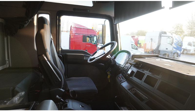 MAN TGA 41.530 8X4 160 TON'S RETARDER 283.000KM - Trekkvogn: bilde 5 MAN TGA 41.530 8X4 160 TON'S RETARDER 283.000KM - Trekkvogn: bilde 5