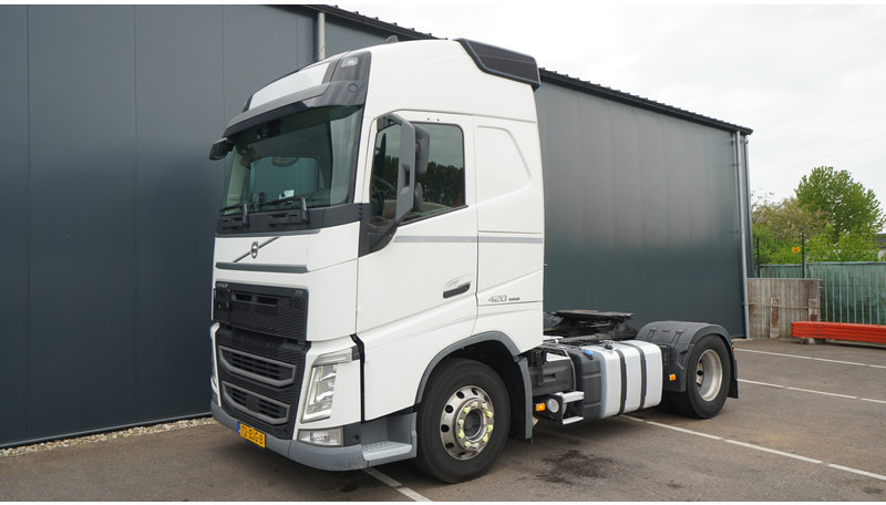 Volvo FH 420 ADR GLOBETROTTER 808.000KM - Trekkvogn: bilde 3 Volvo FH 420 ADR GLOBETROTTER 808.000KM - Trekkvogn: bilde 3