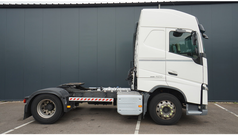 Volvo FH 420 ADR GLOBETROTTER 808.000KM - Trekkvogn: bilde 2 Volvo FH 420 ADR GLOBETROTTER 808.000KM - Trekkvogn: bilde 2