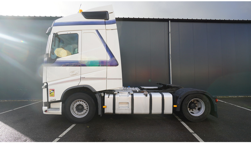 Volvo FH 420 EURO 6 GLOBETROTTER - Trekkvogn: bilde 1 Volvo FH 420 EURO 6 GLOBETROTTER - Trekkvogn: bilde 1