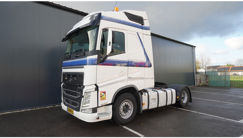 Volvo FH 420 EURO 6 GLOBETROTTER - Trekkvogn: bilde 3 Volvo FH 420 EURO 6 GLOBETROTTER - Trekkvogn: bilde 3