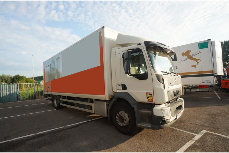 Volvo FL 280 CLOSED BOX BROKEN ENGINE NOT DRIVABLE - Skapbil: bilde 3 Volvo FL 280 CLOSED BOX BROKEN ENGINE NOT DRIVABLE - Skapbil: bilde 3