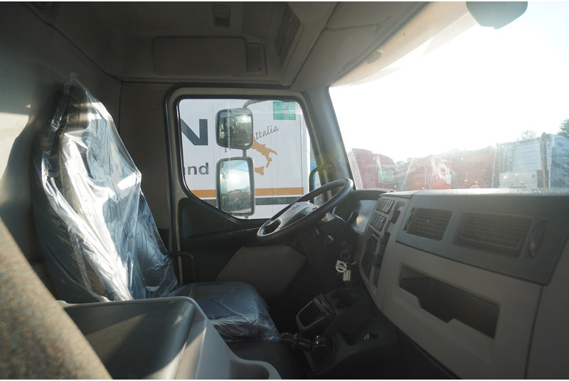 Volvo FL 280 CLOSED BOX BROKEN ENGINE NOT DRIVABLE - Skapbil: bilde 5 Volvo FL 280 CLOSED BOX BROKEN ENGINE NOT DRIVABLE - Skapbil: bilde 5