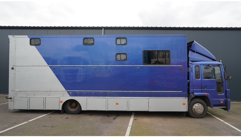 Volvo FL 6-9 HORSE TRANSPORT 341.000KM MANUAL GEARBOX - Hestebil: bilde 2 Volvo FL 6-9 HORSE TRANSPORT 341.000KM MANUAL GEARBOX - Hestebil: bilde 2
