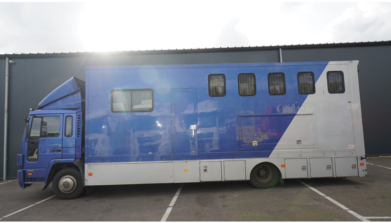 Volvo FL 6-9 HORSE TRANSPORT 341.000KM MANUAL GEARBOX - Hestebil: bilde 1 Volvo FL 6-9 HORSE TRANSPORT 341.000KM MANUAL GEARBOX - Hestebil: bilde 1