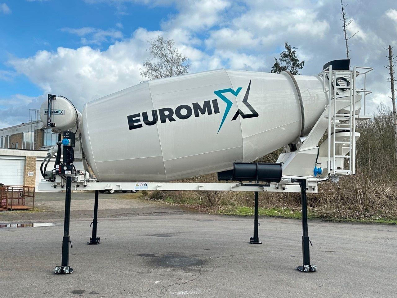 Iveco EuromixMTP Fahrmischer Aufbauten Iveco EuromixMTP Fahrmischer Aufbauten - Betongbil: bilde 1 Iveco EuromixMTP Fahrmischer Aufbauten Iveco EuromixMTP Fahrmischer Aufbauten - Betongbil: bilde 1