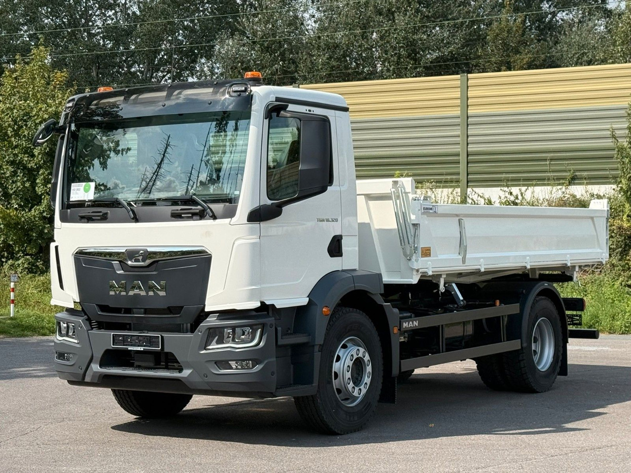 MAN TGM 18.320 4X2 / Euro 6e 3-Seiten-Kipper - Tippbil: bilde 1 MAN TGM 18.320 4X2 / Euro 6e 3-Seiten-Kipper - Tippbil: bilde 1
