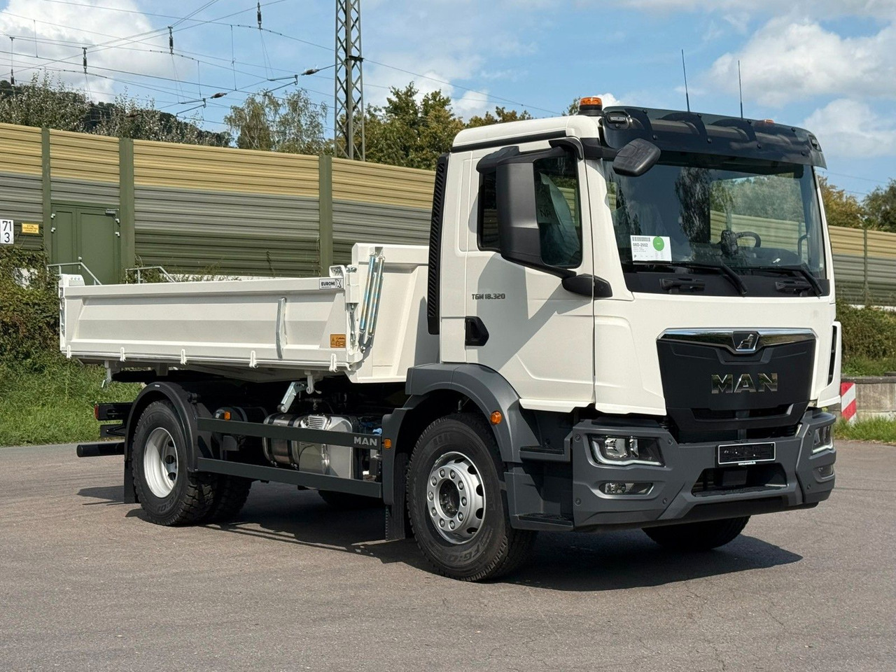 MAN TGM 18.320 4X2 / Euro 6e 3-Seiten-Kipper - Tippbil: bilde 2 MAN TGM 18.320 4X2 / Euro 6e 3-Seiten-Kipper - Tippbil: bilde 2