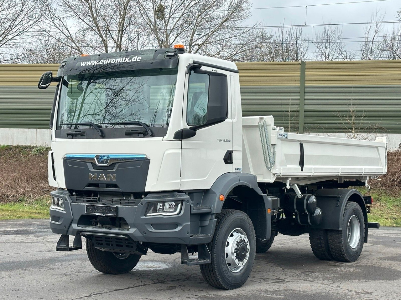 MAN TGM 18.320 4X4 Euro 6e Euromix 3-Seiten-Kipper - Tippbil: bilde 1 MAN TGM 18.320 4X4 Euro 6e Euromix 3-Seiten-Kipper - Tippbil: bilde 1