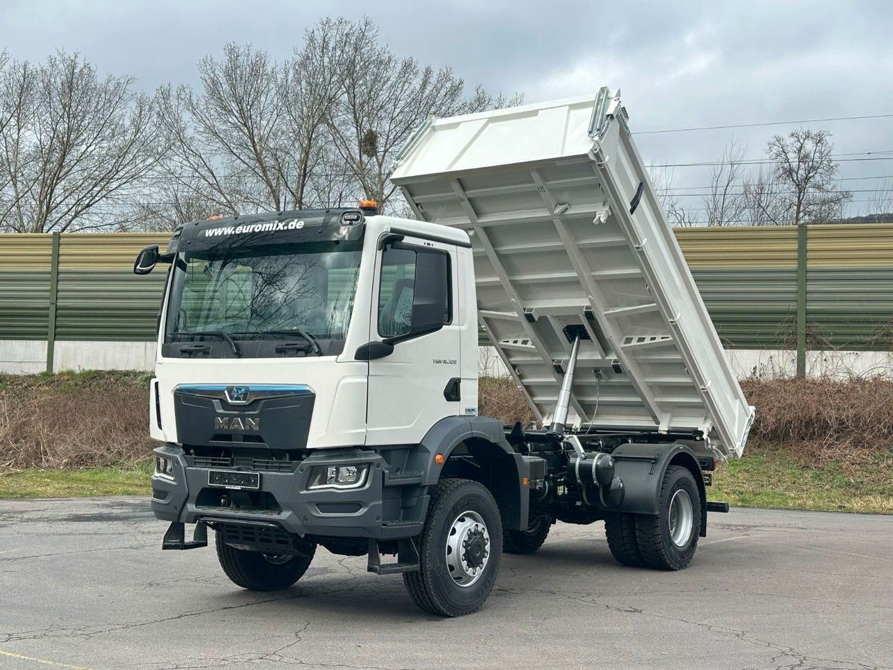 Leie  MAN TGM 18.320  4X4  Euro 6e Euromix 3-Seiten-Kipper MAN TGM 18.320  4X4  Euro 6e Euromix 3-Seiten-Kipper: bilde 11