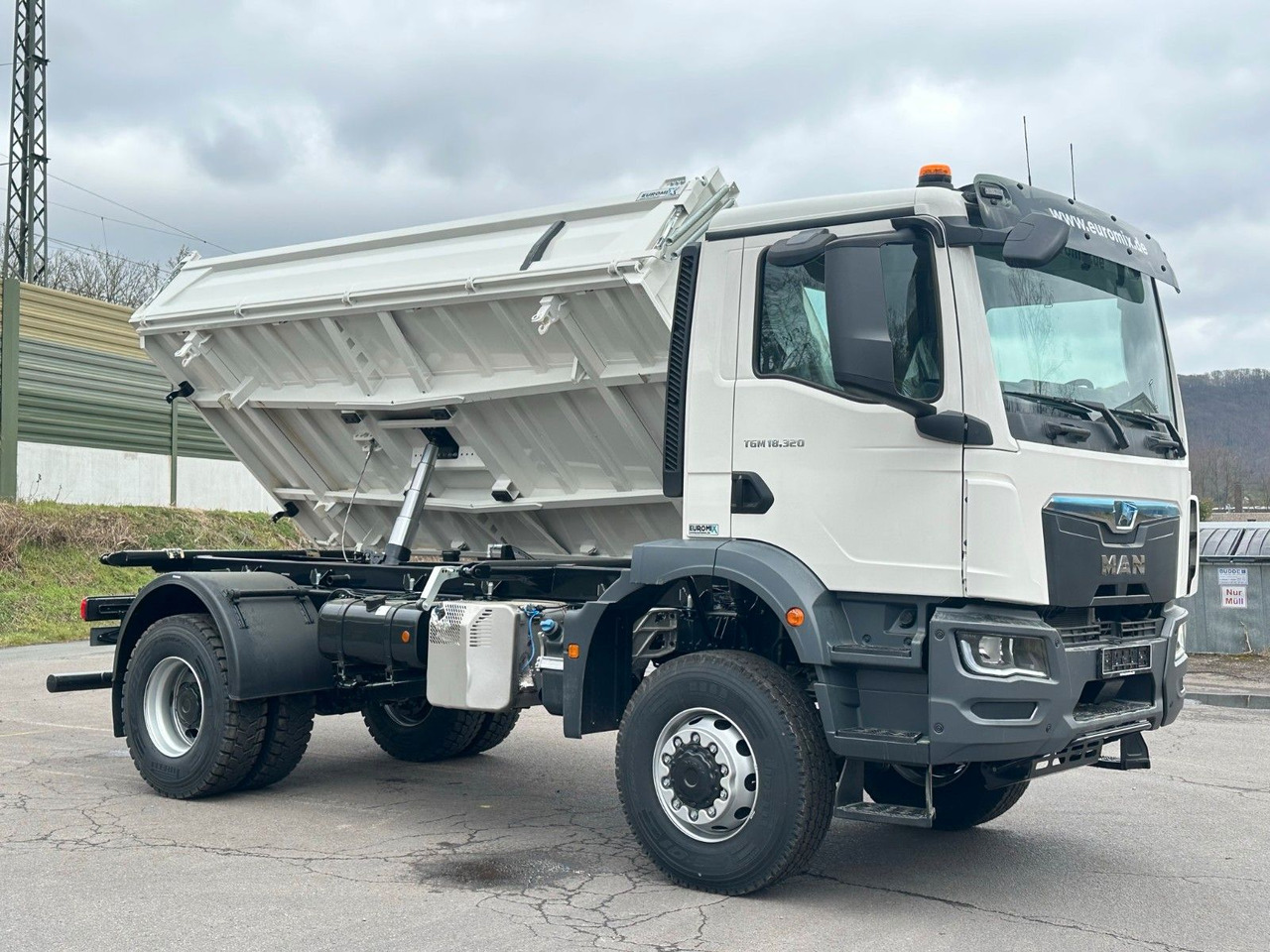 Leie  MAN TGM 18.320  4X4  Euro 6e Euromix 3-Seiten-Kipper MAN TGM 18.320  4X4  Euro 6e Euromix 3-Seiten-Kipper: bilde 20
