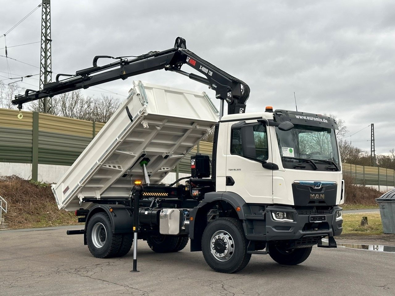 MAN TGM 18.320 4x4 Euro6e Hiab X-HiDuo 138DS-3 - Tippbil, Kranbil: bilde 1 MAN TGM 18.320 4x4 Euro6e Hiab X-HiDuo 138DS-3 - Tippbil, Kranbil: bilde 1
