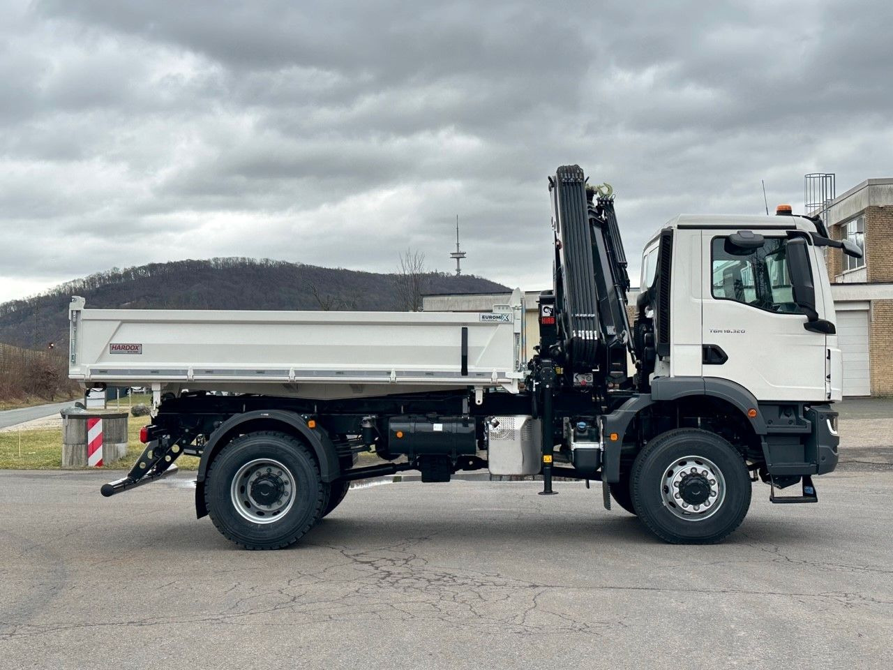 MAN TGM 18.320 4x4 Euro6e Hiab X-HiDuo 138DS-3 - Tippbil, Kranbil: bilde 4 MAN TGM 18.320 4x4 Euro6e Hiab X-HiDuo 138DS-3 - Tippbil, Kranbil: bilde 4