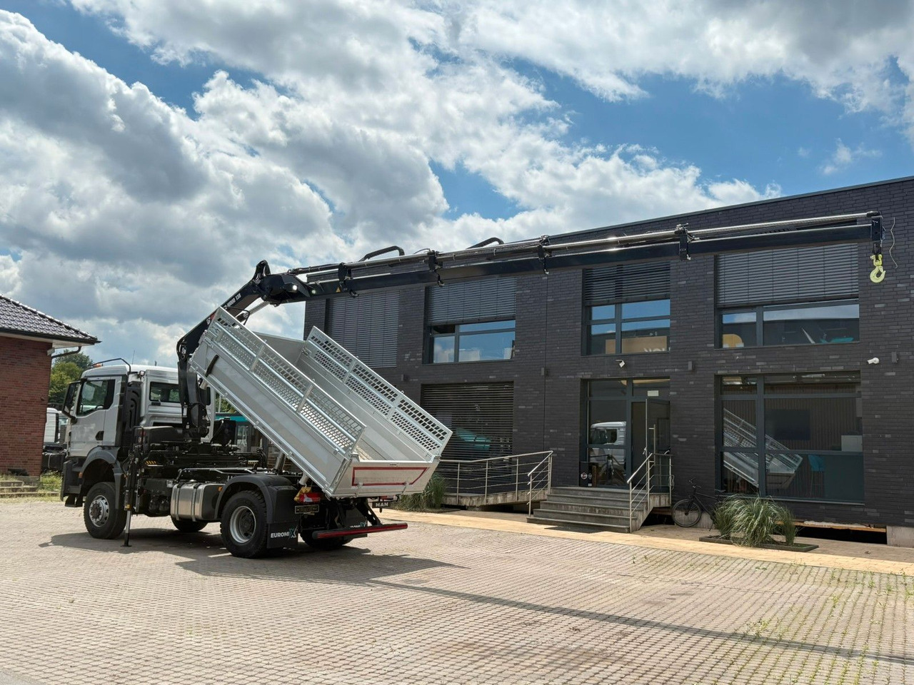 MAN TGS 18.400 TG3 4x4 Euro6e Hiab X-HiDuo 138DS-4 - Tippbil, Kranbil: bilde 4 MAN TGS 18.400 TG3 4x4 Euro6e Hiab X-HiDuo 138DS-4 - Tippbil, Kranbil: bilde 4