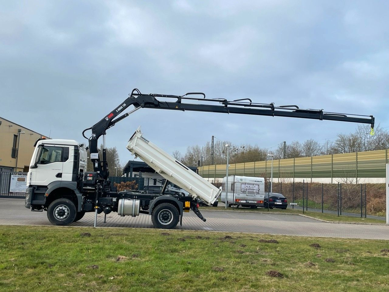 MAN TGS 18.400 TG3 4x4 Euro6e Hiab X-HiDuo 138DS-4 - Tippbil, Kranbil: bilde 3 MAN TGS 18.400 TG3 4x4 Euro6e Hiab X-HiDuo 138DS-4 - Tippbil, Kranbil: bilde 3