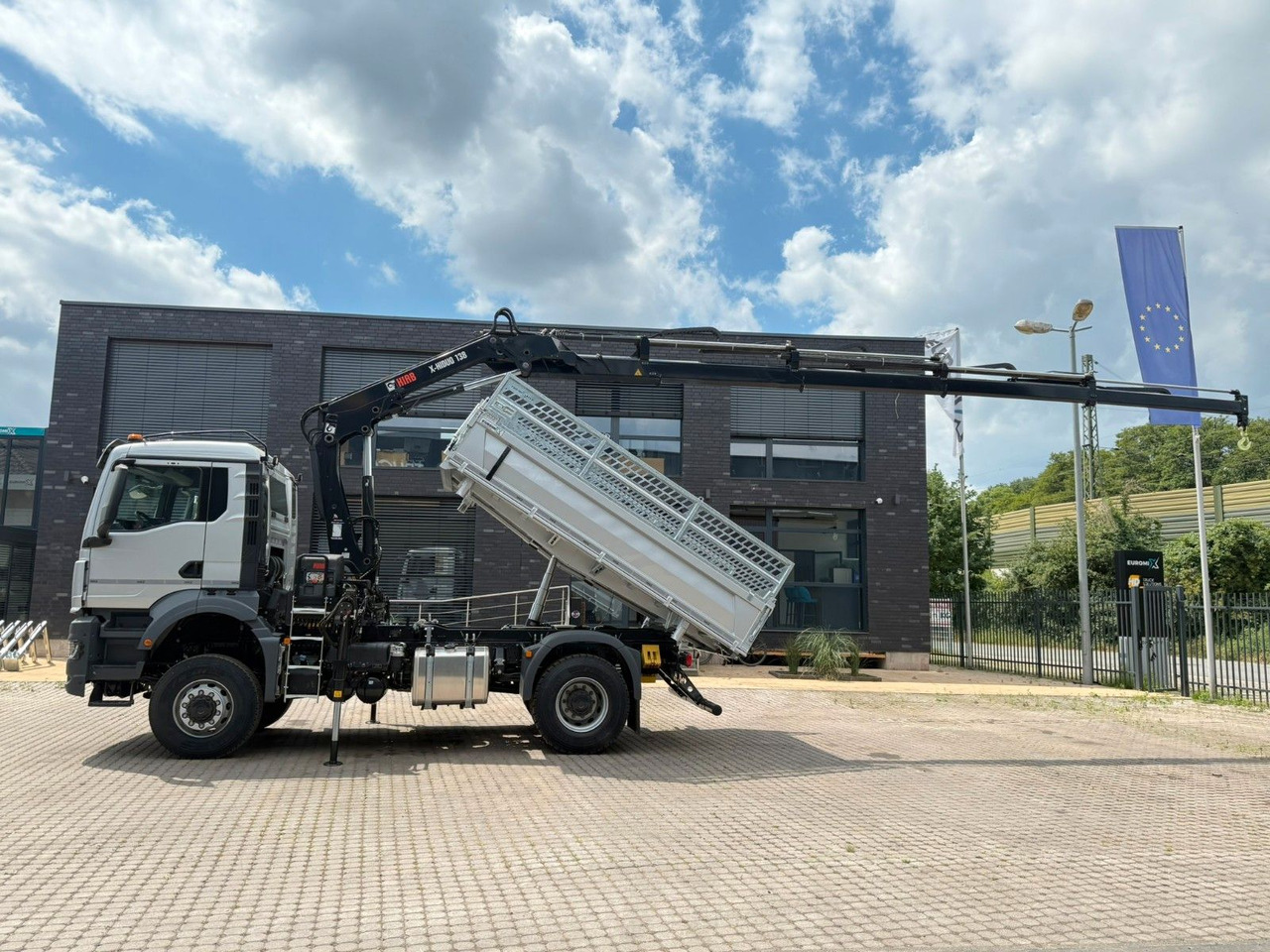 MAN TGS 18.400 TG3 4x4 Euro6e Hiab X-HiDuo 138DS-4 - Tippbil, Kranbil: bilde 3 MAN TGS 18.400 TG3 4x4 Euro6e Hiab X-HiDuo 138DS-4 - Tippbil, Kranbil: bilde 3