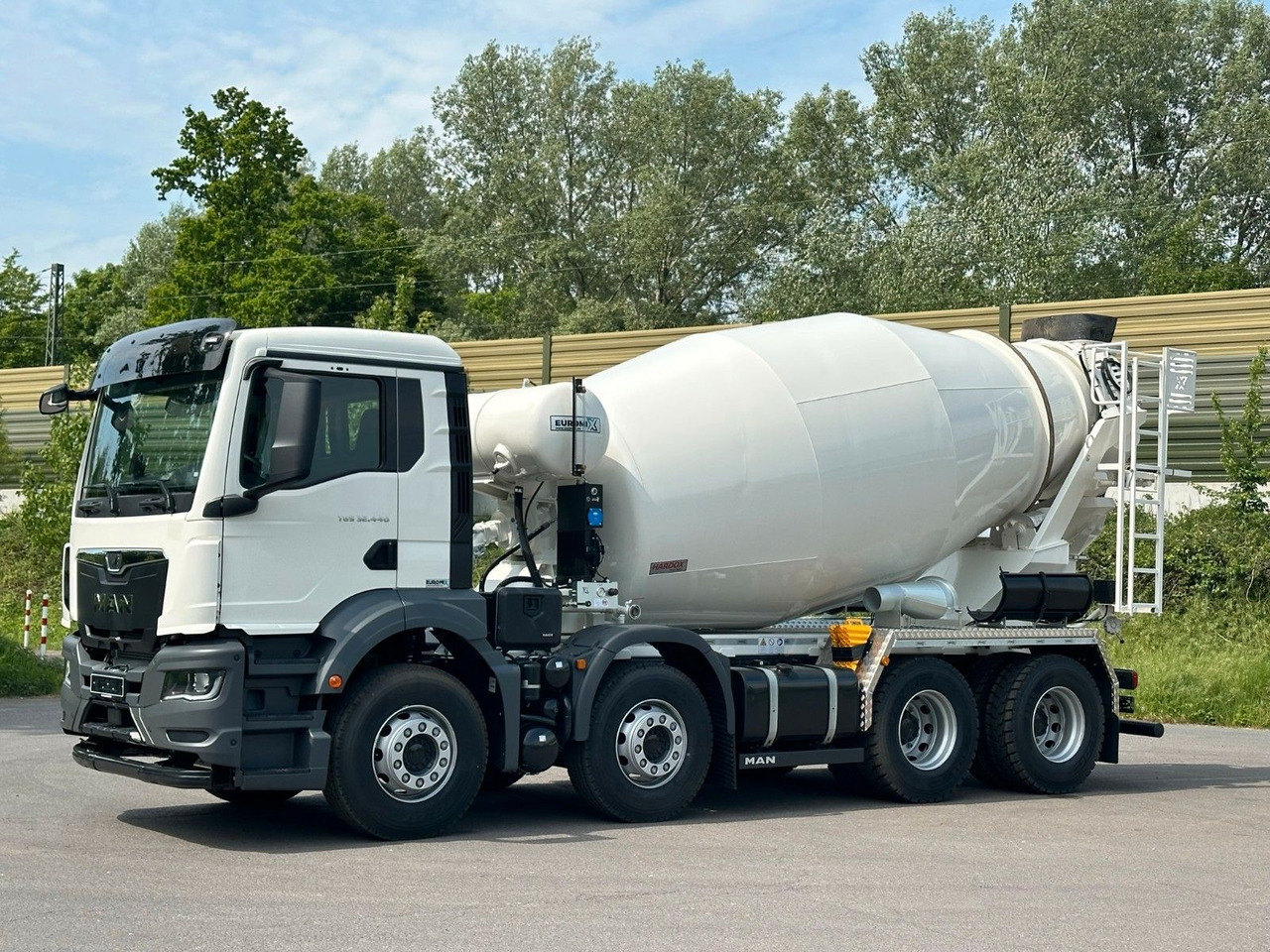 MAN TGS 32.440 8x4 / Euromix MTP EM 9 L - Betongbil: bilde 3 MAN TGS 32.440 8x4 / Euromix MTP EM 9 L - Betongbil: bilde 3