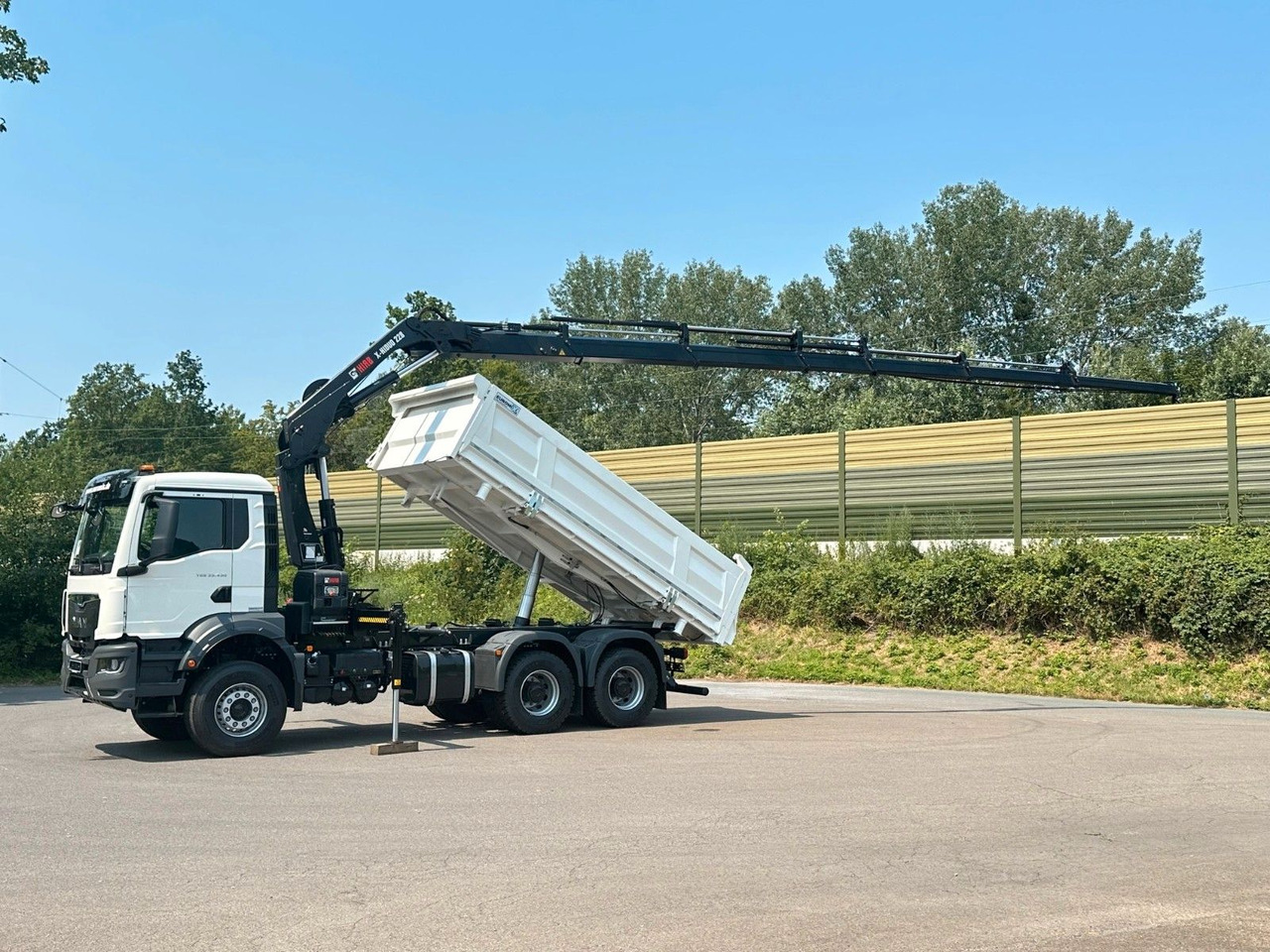 MAN TGS 33.440 6x4 /3-Seiten- Kipper / HIAB 228-6 - Tippbil, Kranbil: bilde 3 MAN TGS 33.440 6x4 /3-Seiten- Kipper / HIAB 228-6 - Tippbil, Kranbil: bilde 3