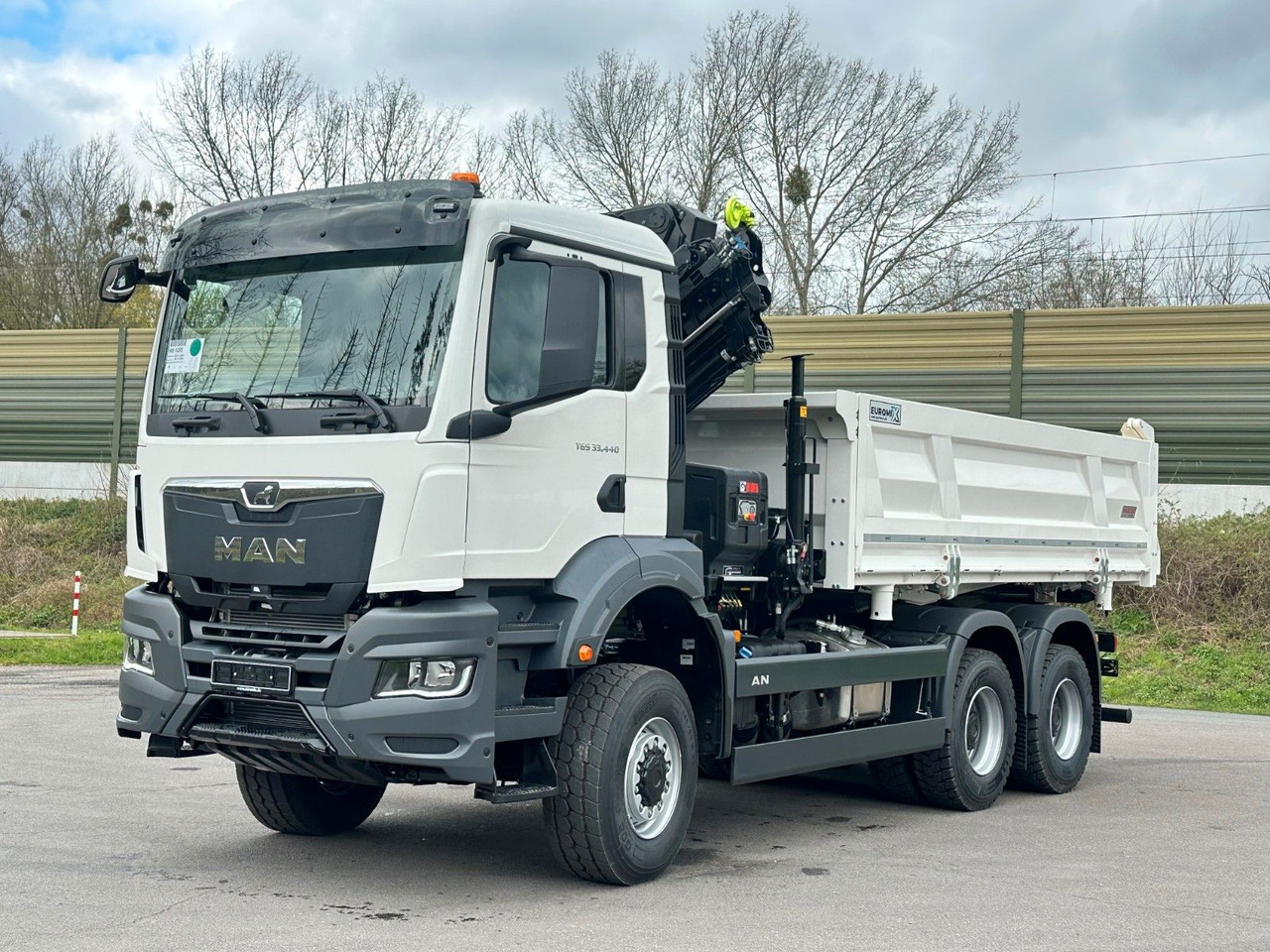 MAN TGS 33.440 6x6 /3-Seiten- Kipper / HIAB 228-4 - Tippbil, Kranbil: bilde 2 MAN TGS 33.440 6x6 /3-Seiten- Kipper / HIAB 228-4 - Tippbil, Kranbil: bilde 2