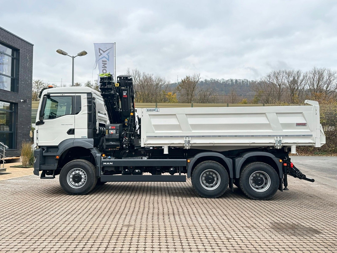 MAN TGS 33.440 6x6 /3-Seiten- Kipper / Kran HIAB 302 - Tippbil, Kranbil: bilde 3 MAN TGS 33.440 6x6 /3-Seiten- Kipper / Kran HIAB 302 - Tippbil, Kranbil: bilde 3