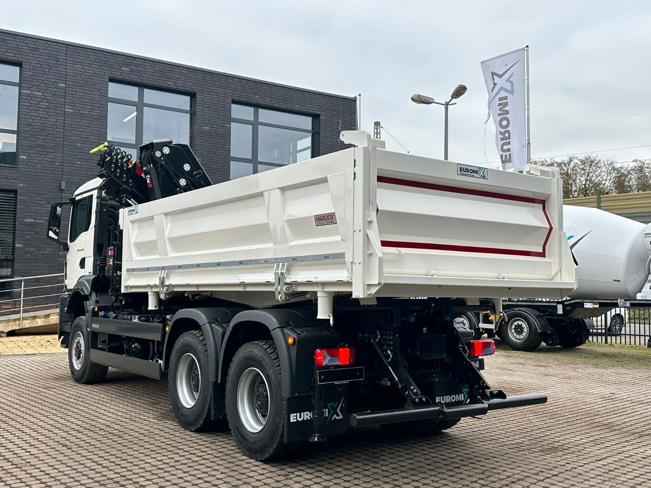 MAN TGS 33.440 6x6 /3-Seiten- Kipper / Kran HIAB 302 - Tippbil, Kranbil: bilde 4 MAN TGS 33.440 6x6 /3-Seiten- Kipper / Kran HIAB 302 - Tippbil, Kranbil: bilde 4