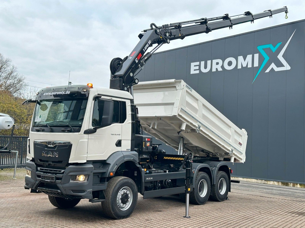 MAN TGS 33.440 6x6 /3-Seiten- Kipper / Kran HIAB 302 - Tippbil, Kranbil: bilde 1 MAN TGS 33.440 6x6 /3-Seiten- Kipper / Kran HIAB 302 - Tippbil, Kranbil: bilde 1