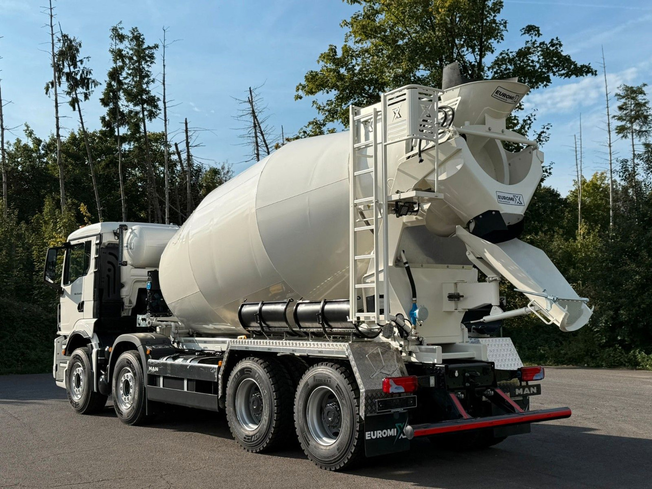 MAN TGS 35.470 BB 8X4 EuromixMTP EM 10 L - Betongbil: bilde 4 MAN TGS 35.470 BB 8X4 EuromixMTP EM 10 L - Betongbil: bilde 4