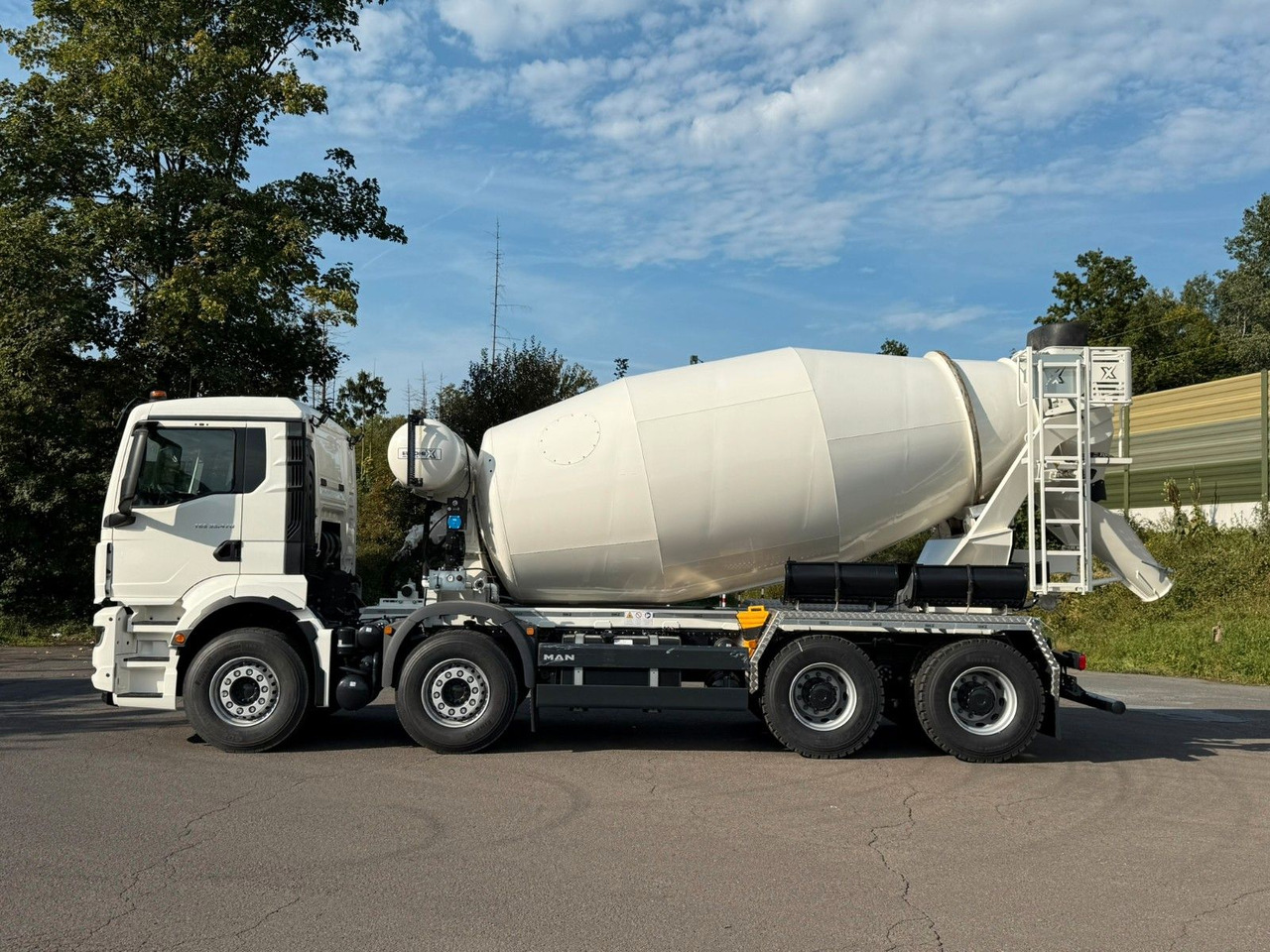 MAN TGS 35.470 BB 8X4 EuromixMTP EM 10 L - Betongbil: bilde 3 MAN TGS 35.470 BB 8X4 EuromixMTP EM 10 L - Betongbil: bilde 3