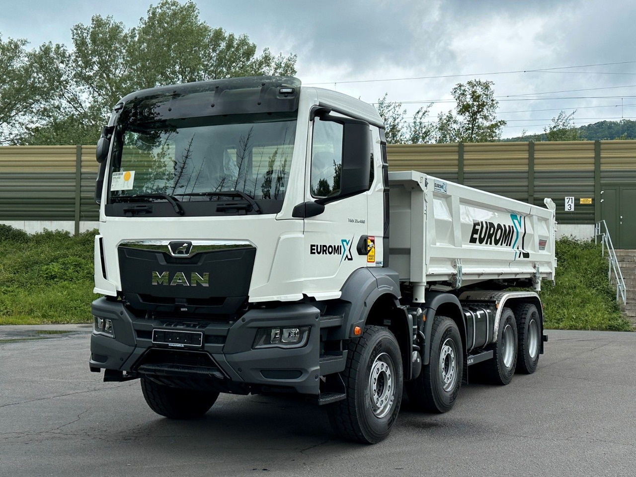 MAN TGS 35.480 8x4 EuromixMTP 2-Seiten-Kipper - Tippbil: bilde 3 MAN TGS 35.480 8x4 EuromixMTP 2-Seiten-Kipper - Tippbil: bilde 3