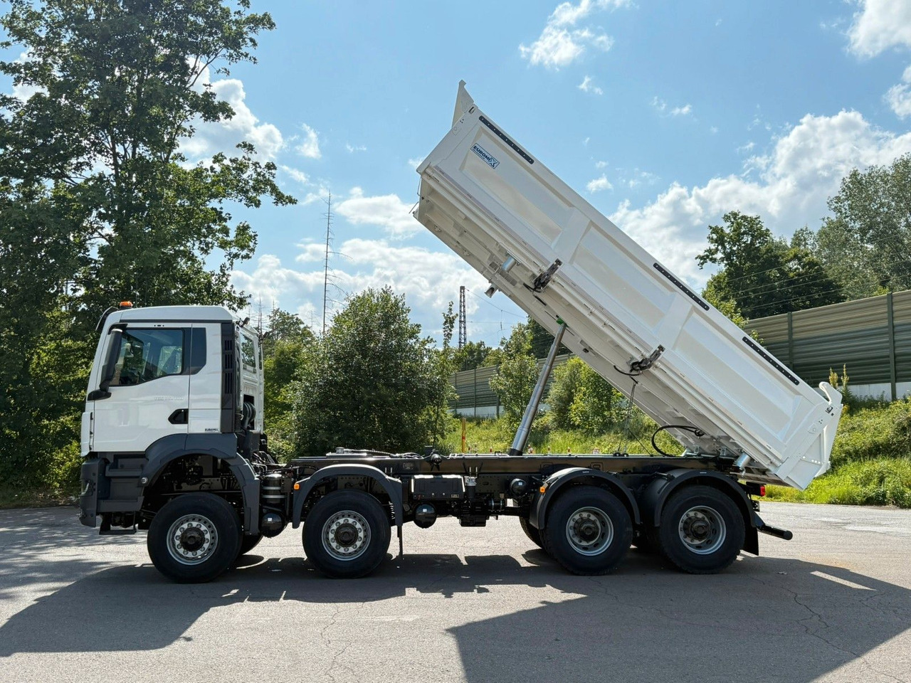 MAN TGS 35.480 8x8 EuromixMTP 3-Seiten-Kipper - Tippbil: bilde 3 MAN TGS 35.480 8x8 EuromixMTP 3-Seiten-Kipper - Tippbil: bilde 3