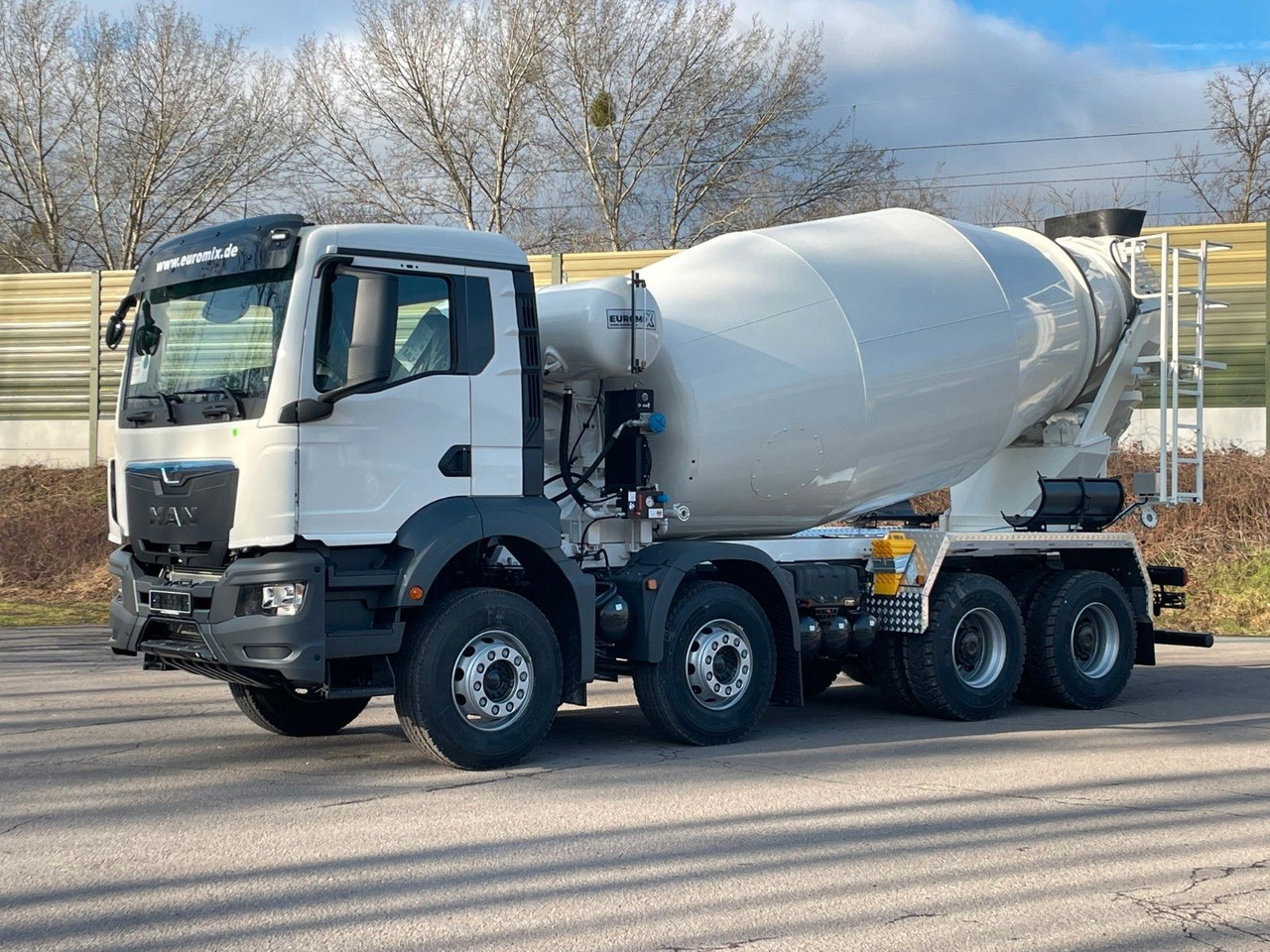 MAN TGS 41.400 8x4 / EuromixMTP EM 10m³ R / EURO 2 - Betongbil: bilde 3 MAN TGS 41.400 8x4 / EuromixMTP EM 10m³ R / EURO 2 - Betongbil: bilde 3