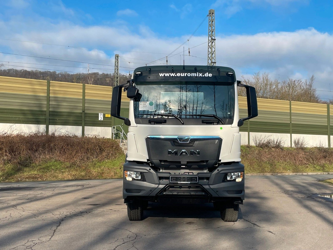MAN TGS 41.400 8x4 / EuromixMTP EM 12m³ R / EURO 2 - Betongbil: bilde 2 MAN TGS 41.400 8x4 / EuromixMTP EM 12m³ R / EURO 2 - Betongbil: bilde 2
