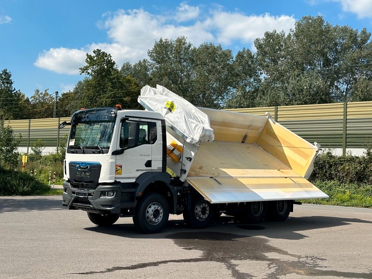 MAN TGS 41.440 8x4 EuromixMTP 3-Seiten-Kipper - Tippbil: bilde 1 MAN TGS 41.440 8x4 EuromixMTP 3-Seiten-Kipper - Tippbil: bilde 1