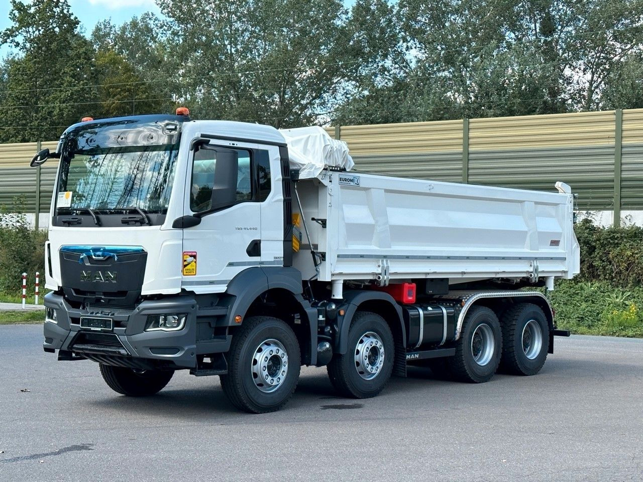 MAN TGS 41.440 8x4 EuromixMTP 3-Seiten-Kipper - Tippbil: bilde 2 MAN TGS 41.440 8x4 EuromixMTP 3-Seiten-Kipper - Tippbil: bilde 2