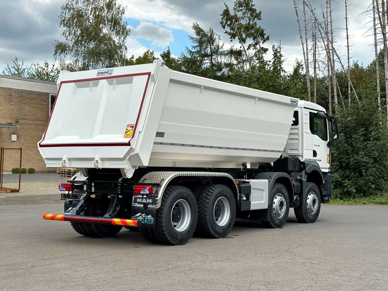 MAN TGS 41.440 8x4 EuromixMTP Mulden-Kipper MAN TGS 41.440 8x4 EuromixMTP Mulden-Kipper - Tippbil: bilde 5 MAN TGS 41.440 8x4 EuromixMTP Mulden-Kipper MAN TGS 41.440 8x4 EuromixMTP Mulden-Kipper - Tippbil: bilde 5