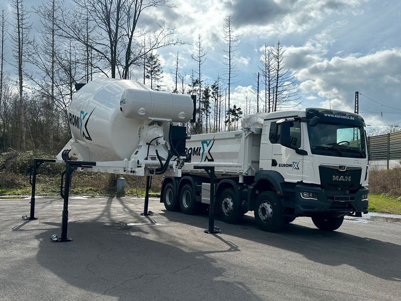 MAN TGS 41.440 8x4 WECHSELSYSTEM KIPPER+MISCHER MAN TGS 41.440 8x4 WECHSELSYSTEM KIPPER+MISCHER - Tippbil: bilde 1 MAN TGS 41.440 8x4 WECHSELSYSTEM KIPPER+MISCHER MAN TGS 41.440 8x4 WECHSELSYSTEM KIPPER+MISCHER - Tippbil: bilde 1