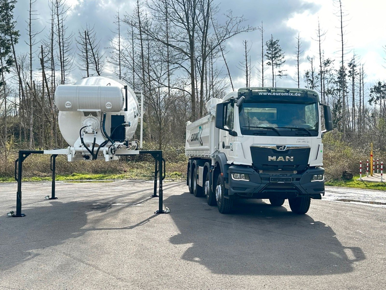 MAN TGS 41.440 8x4 WECHSELSYSTEM KIPPER+MISCHER - Betongbil: bilde 2 MAN TGS 41.440 8x4 WECHSELSYSTEM KIPPER+MISCHER - Betongbil: bilde 2