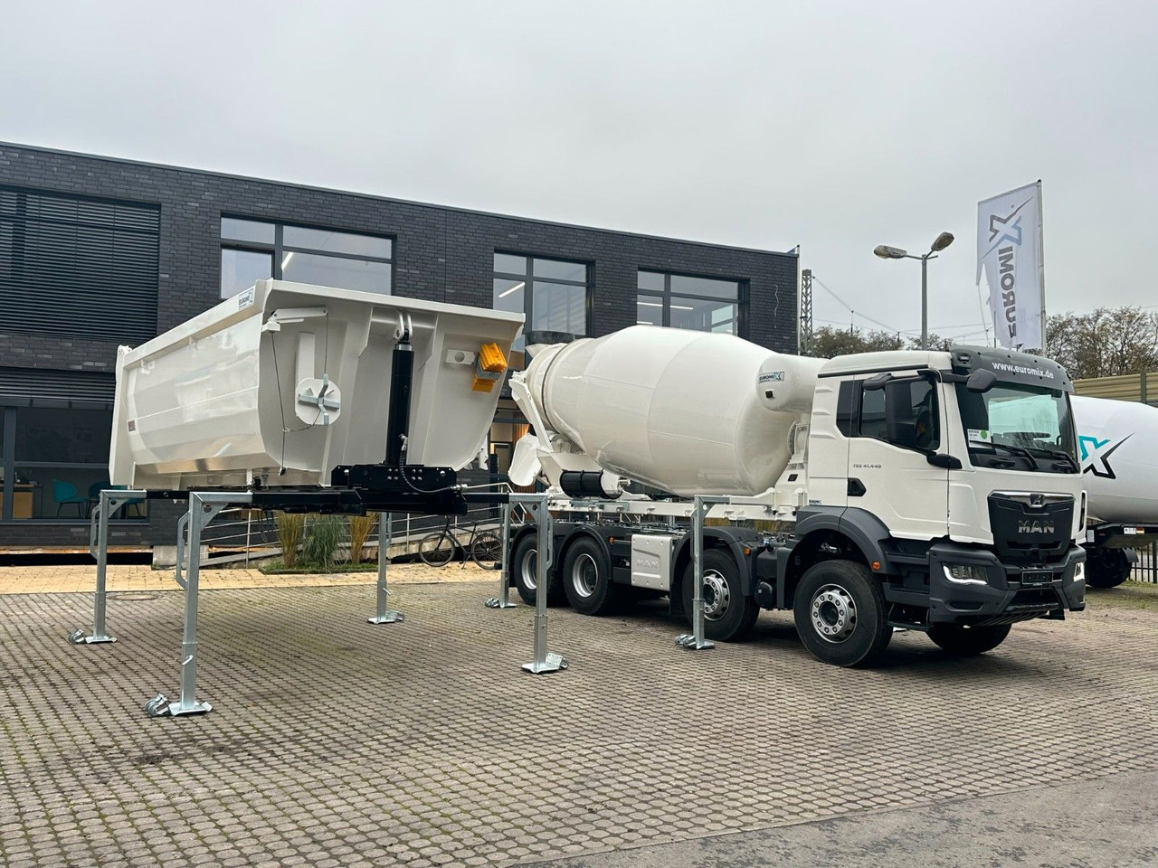 MAN TGS 41.480 8x4 WECHSELSYSTEM KIPPER+MISCHER - Betongbil: bilde 1 MAN TGS 41.480 8x4 WECHSELSYSTEM KIPPER+MISCHER - Betongbil: bilde 1