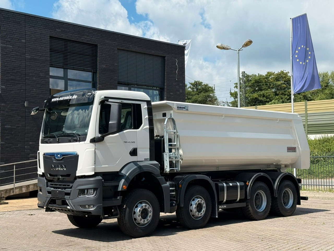 MAN TGS 41.520 BB 8X4 Euromix MuldenKipper Retarder - Tippbil: bilde 4 MAN TGS 41.520 BB 8X4 Euromix MuldenKipper Retarder - Tippbil: bilde 4