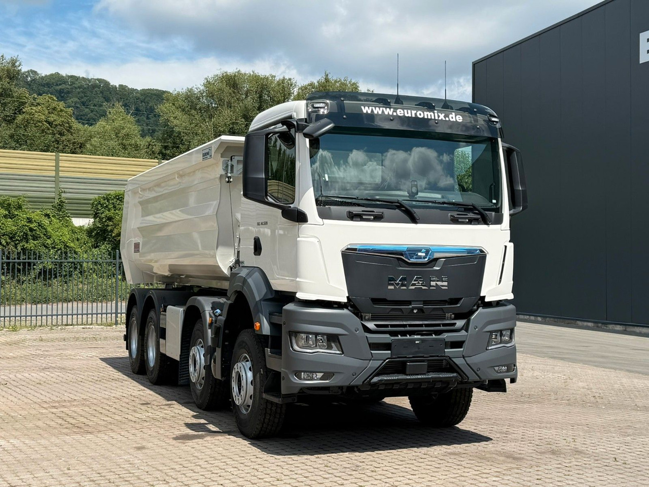 MAN TGS 41.520 BB 8X4 Euromix MuldenKipper Retarder - Tippbil: bilde 2 MAN TGS 41.520 BB 8X4 Euromix MuldenKipper Retarder - Tippbil: bilde 2