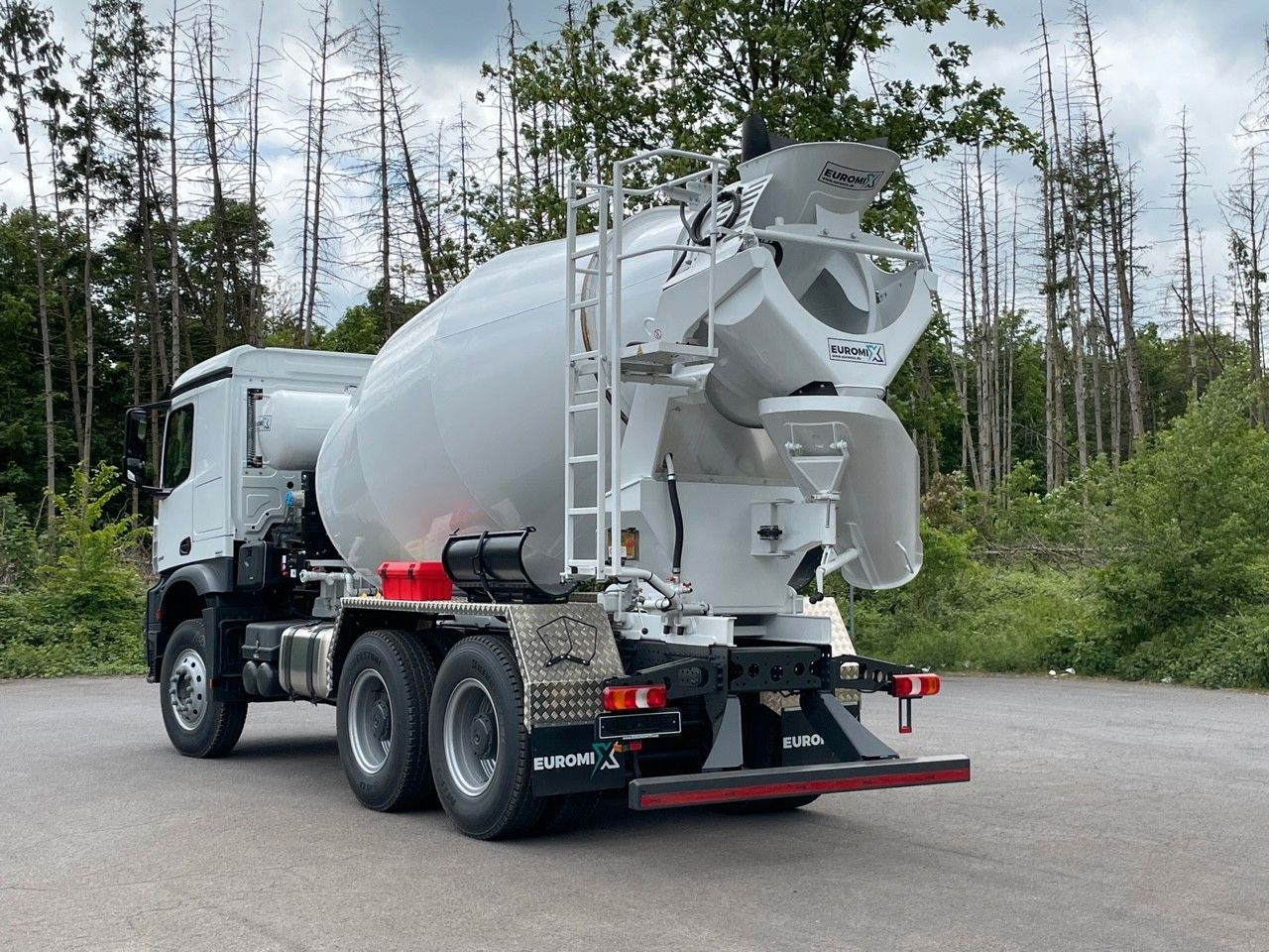 Mercedes-Benz 3348 6X4 Arcos 5 EuromixMTP EM 9 R - Betongbil: bilde 4 Mercedes-Benz 3348 6X4 Arcos 5 EuromixMTP EM 9 R - Betongbil: bilde 4