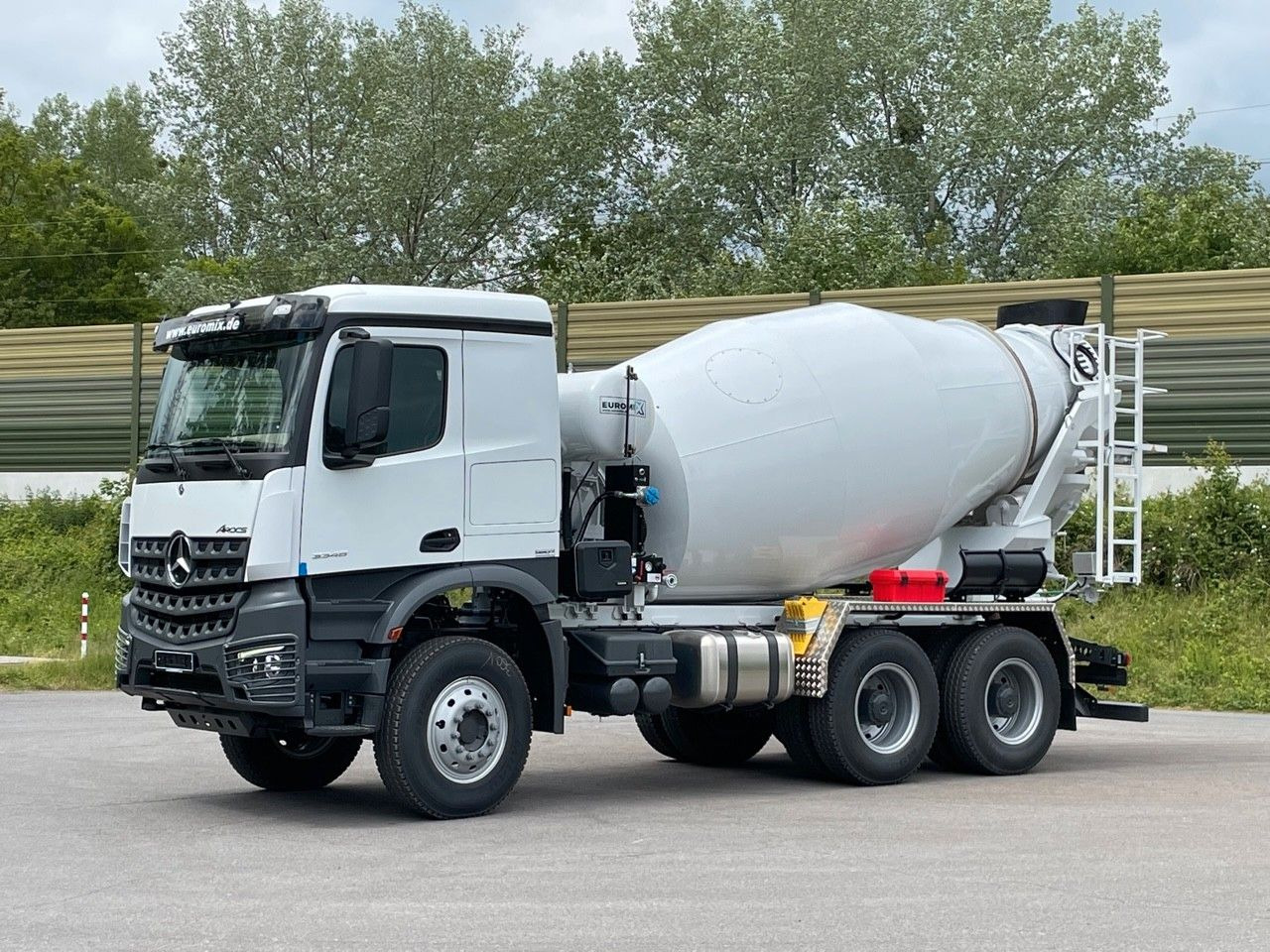 Mercedes-Benz 3348 6X4 Arcos 5 EuromixMTP EM 9 R - Betongbil: bilde 2 Mercedes-Benz 3348 6X4 Arcos 5 EuromixMTP EM 9 R - Betongbil: bilde 2