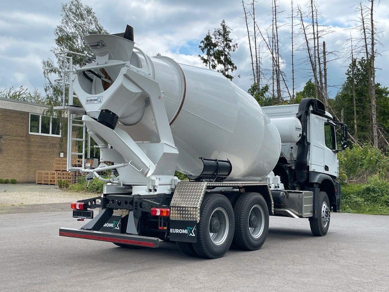 Mercedes-Benz 3348 6X4 Arcos 5 EuromixMTP EM 9 R - Betongbil: bilde 5 Mercedes-Benz 3348 6X4 Arcos 5 EuromixMTP EM 9 R - Betongbil: bilde 5