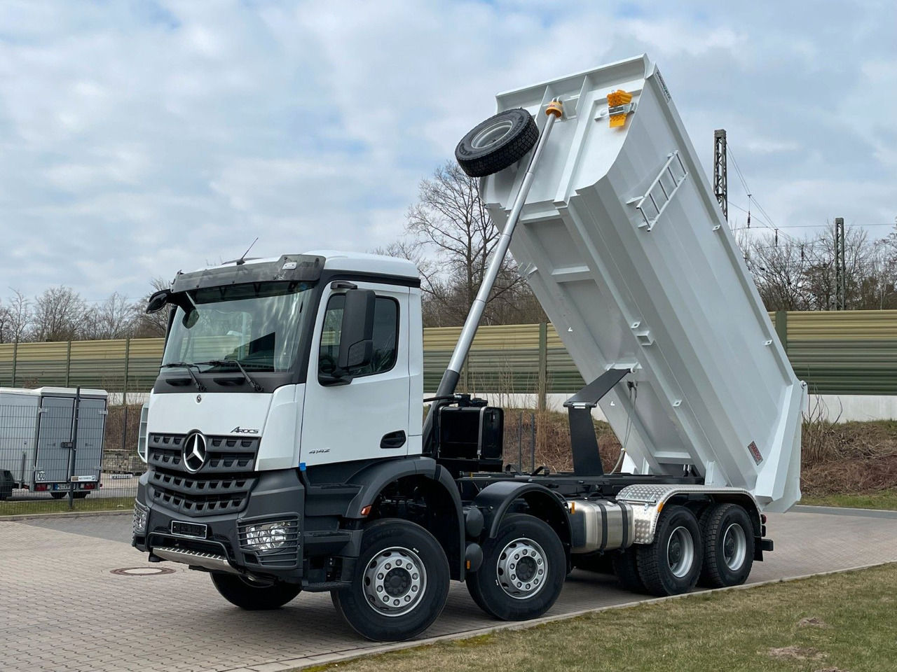 Mercedes-Benz 4142 8X4 Mulden- Kipper - EuromixMTP - Tippbil: bilde 1 Mercedes-Benz 4142 8X4 Mulden- Kipper - EuromixMTP - Tippbil: bilde 1