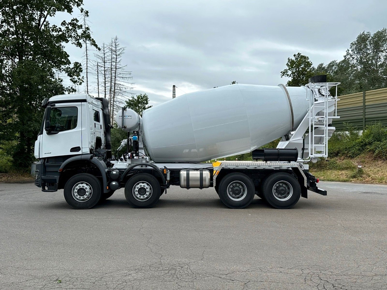 Mercedes-Benz AROCS 5 4142 B 8X4 Euro 3 EuromixMTP EM 10 - Betongbil: bilde 4 Mercedes-Benz AROCS 5 4142 B 8X4 Euro 3 EuromixMTP EM 10 - Betongbil: bilde 4