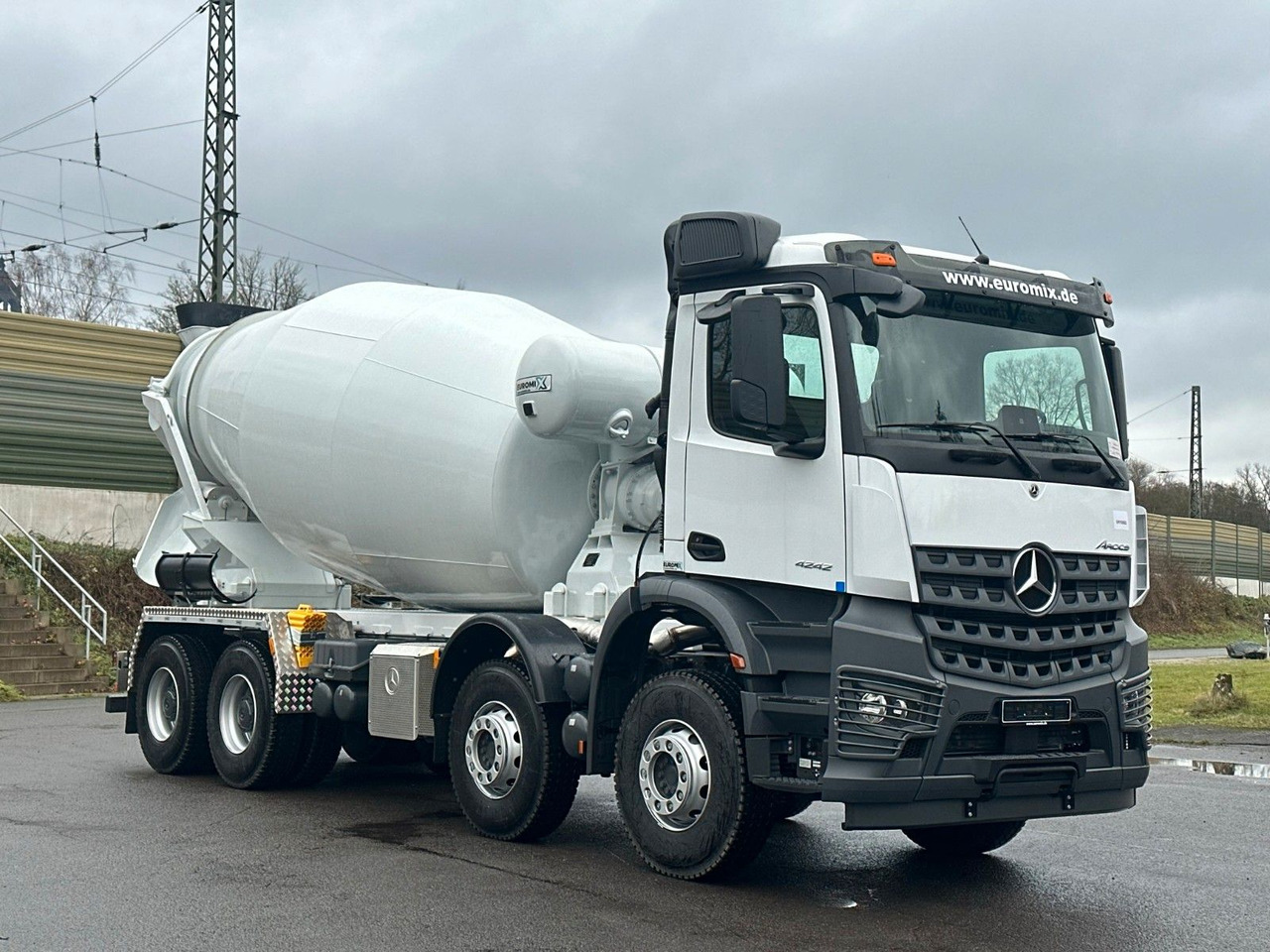 Mercedes-Benz AROCS 5 4242 8x4 Euro5 EuromixMTP EM 12m R - Betongbil: bilde 1 Mercedes-Benz AROCS 5 4242 8x4 Euro5 EuromixMTP EM 12m R - Betongbil: bilde 1