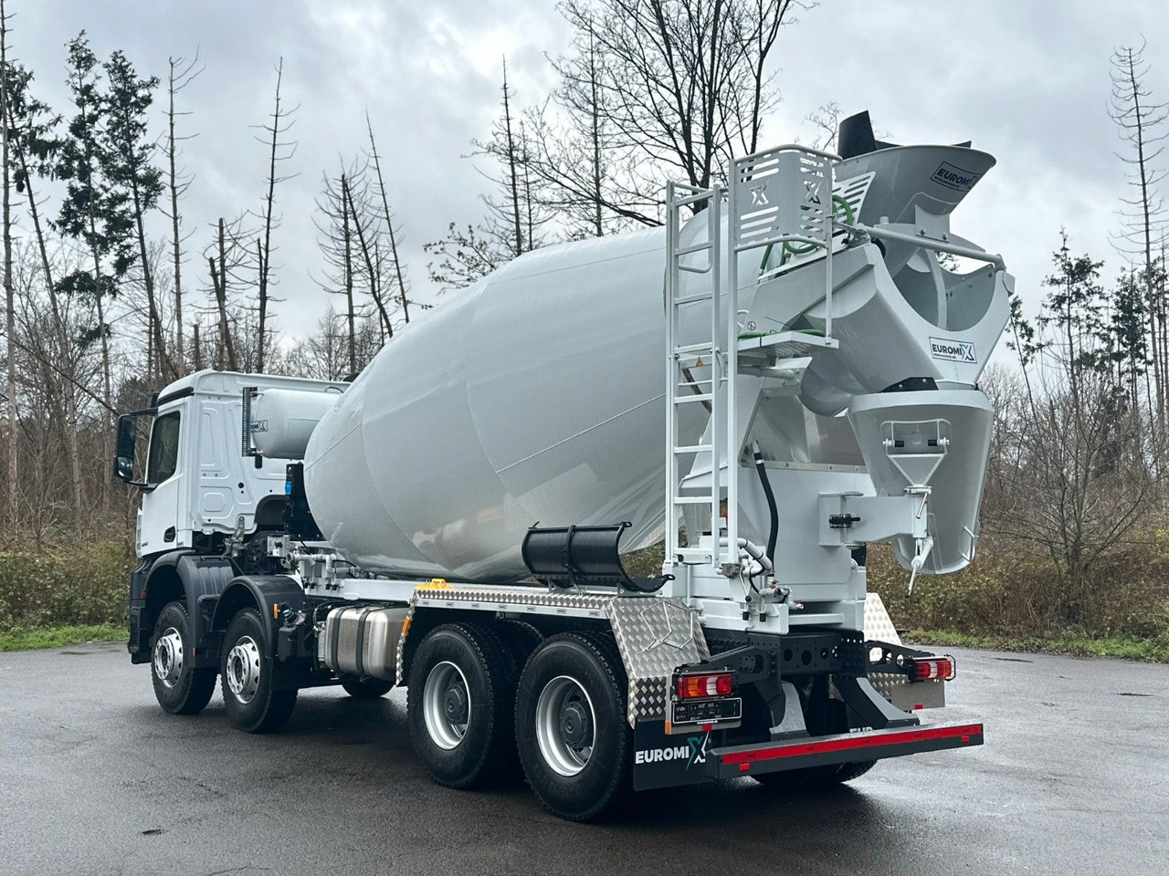 Mercedes-Benz AROCS 5 4242 8x4 Euro5 EuromixMTP EM 12m R - Betongbil: bilde 5 Mercedes-Benz AROCS 5 4242 8x4 Euro5 EuromixMTP EM 12m R - Betongbil: bilde 5