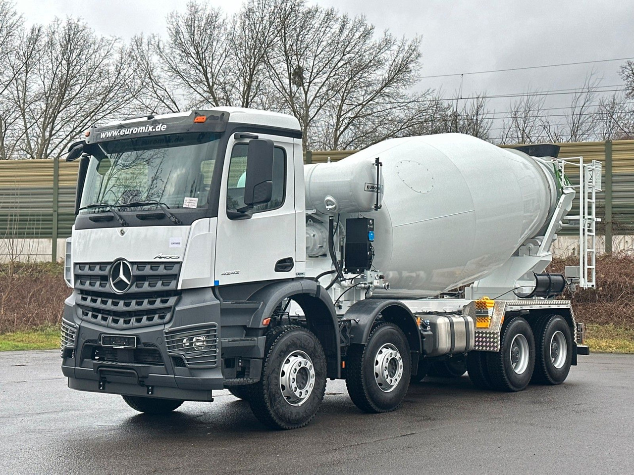 Mercedes-Benz AROCS 5 4242 8x4 Euro5 EuromixMTP EM 12m R - Betongbil: bilde 1 Mercedes-Benz AROCS 5 4242 8x4 Euro5 EuromixMTP EM 12m R - Betongbil: bilde 1